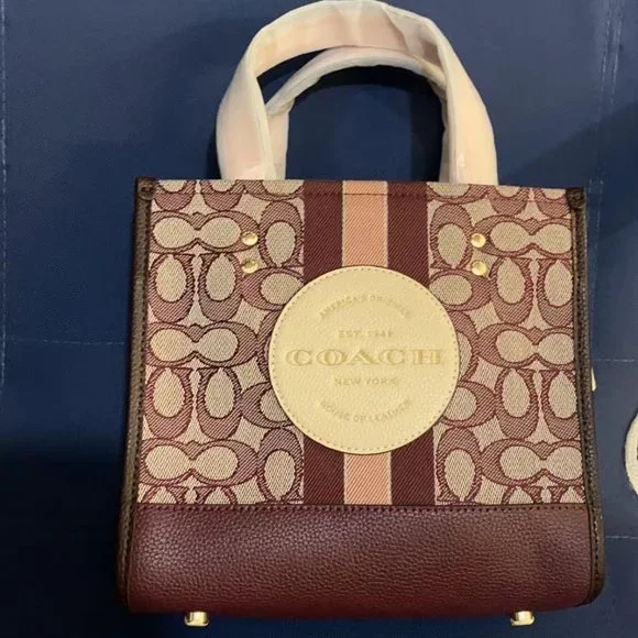 Coach Dempsey 22 Tote bag - Picture 1 of 7